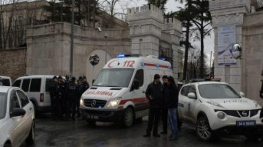 &Uuml;niversitede kanlı kavga: 6 yaralı