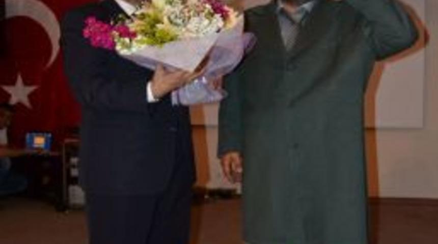 &lsquo;Safahat-Mehmet Akif D&ouml;n&uuml;yor&rsquo; oyununu 10 bin kişi izledi