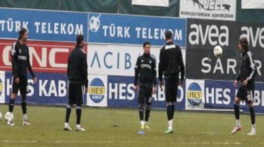 Beşiktaş'ta kadroda olmayanlar &ccedil;alıştı
