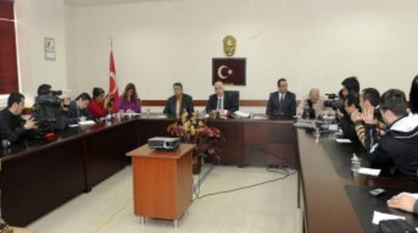 &Ccedil;anakkale Deniz Zaferi kutlamaları i&ccedil;in K&uuml;rt&ccedil;e ve Arap&ccedil;a afiş hazırlandı