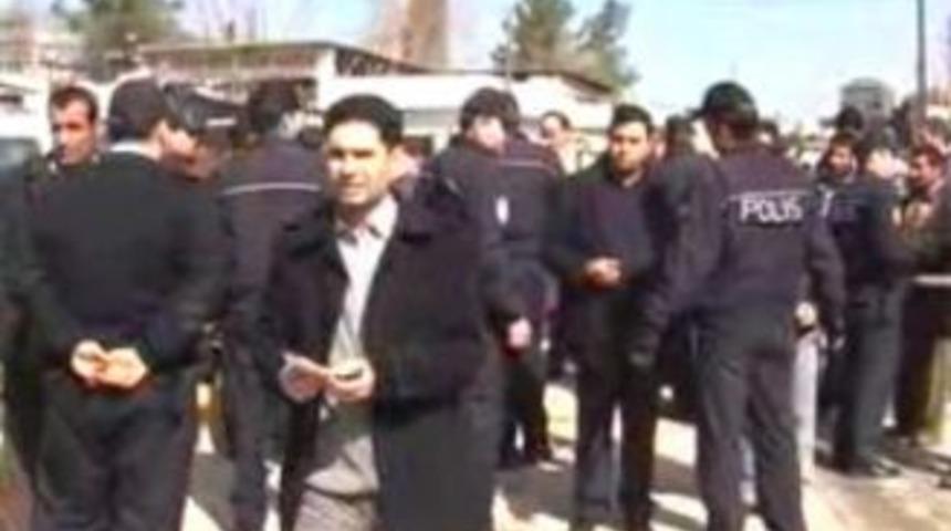 40 kişi adliye'ye &ccedil;ıkarıldı