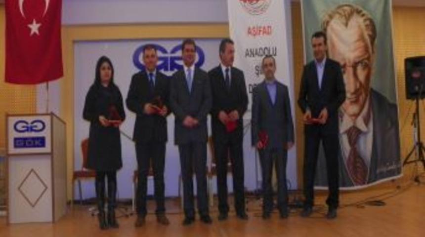 Endonezyalı &ouml;ğrenciler T&uuml;rk&ccedil;eleriyle hem coşturdu hem duygulandırdı