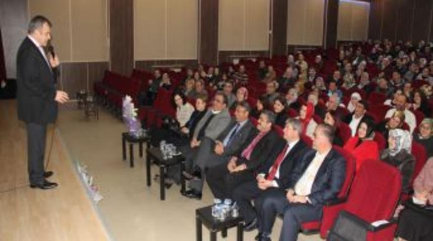 Dr. Kalkın&ccedil;: &Ccedil;ocuklarınızın başarısı i&ccedil;in onlarla her g&uuml;n ilgilenin