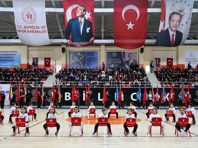 Bilecik&rsquo;te miniklerin Cumhuriyet g&ouml;sterisi mest etti