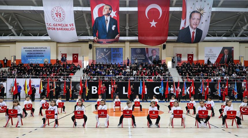 Bilecik&rsquo;te miniklerin Cumhuriyet g&ouml;sterisi mest etti: İzleyenler hayran kaldı
