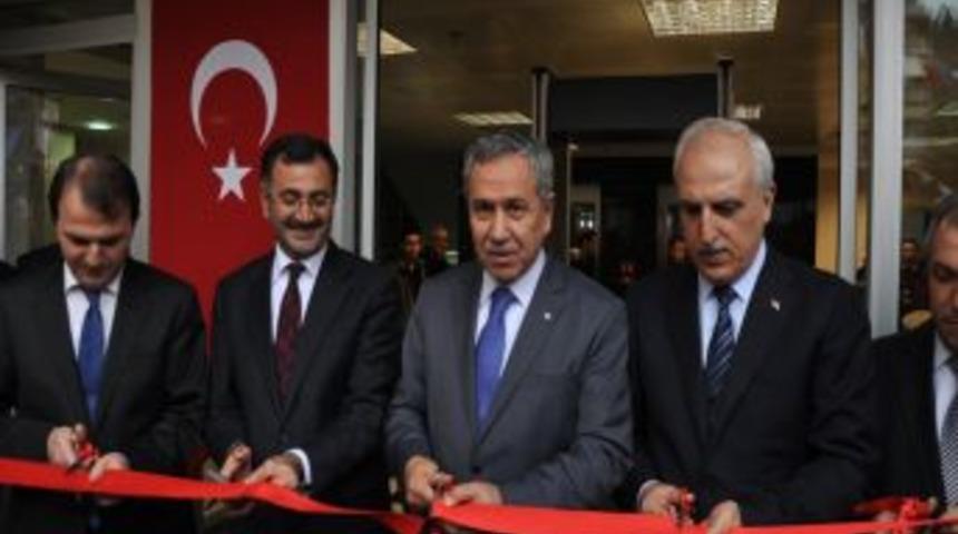 Arın&ccedil;&rsquo;tan Tarhan&rsquo;a cevap: Militan yargı&ccedil;lık da yapsa bir bayan bunu s&ouml;ylemez