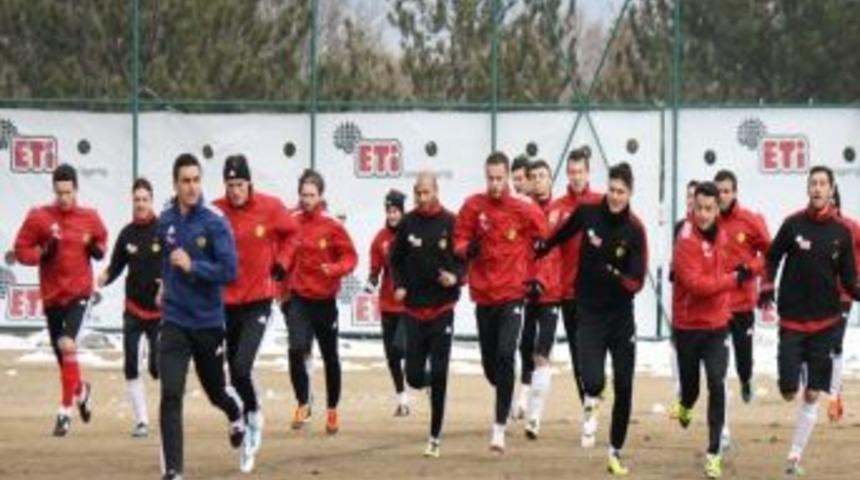 Eskişehirspor, Antalya&rsquo;ya galibiyet i&ccedil;in gidiyor