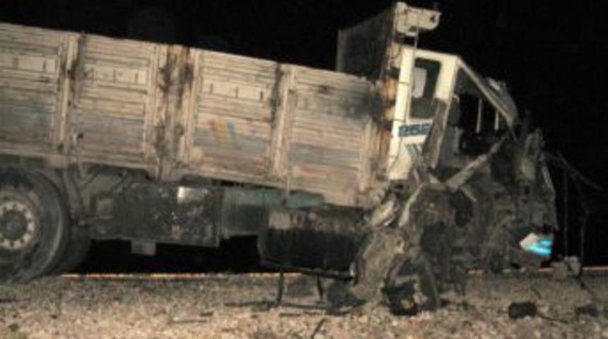 Yol kenarında lastik tamir ederken canından oldu