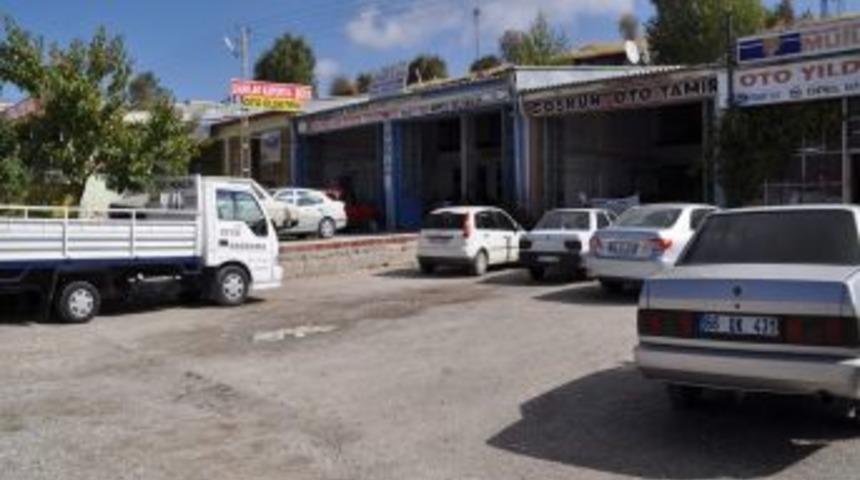 Yağışların başlamasıyla ara&ccedil; sahipleri sanayinin yolunu tuttu