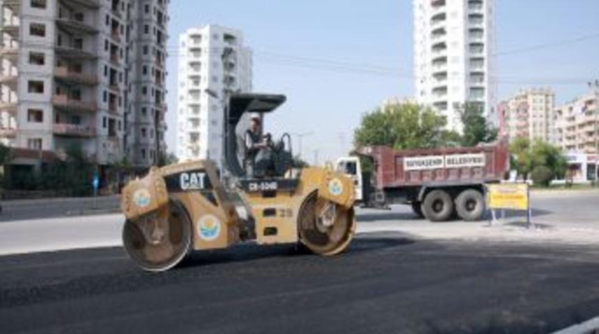 Adana'da kavşak d&uuml;zenleme &ccedil;alışmaları devam ediyor