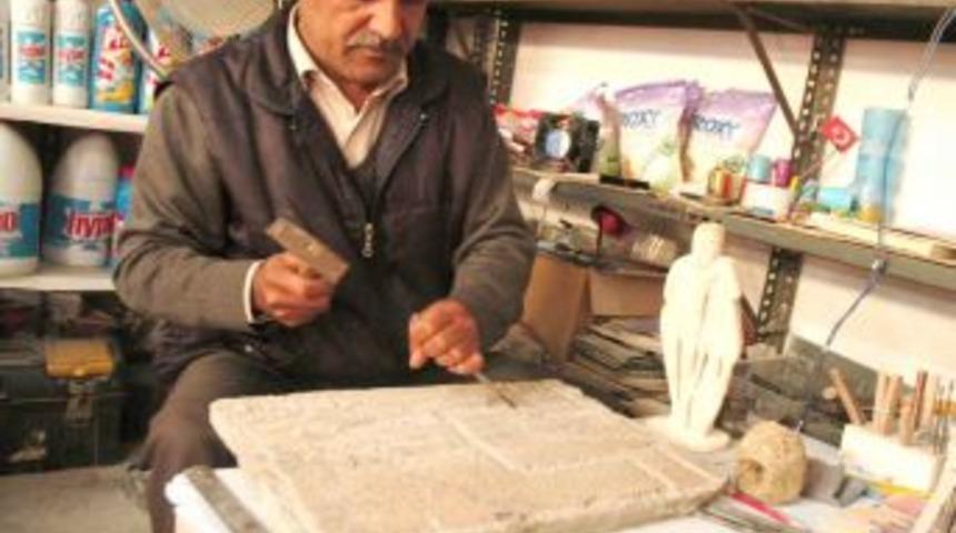 Hem bakkal, hem heykeltıraş