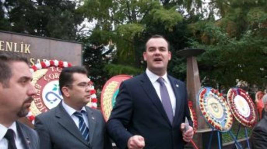 CHP&rsquo;liler, Cumhuriyet Bayramı t&ouml;renlerinin iptal edilmesini protesto etti