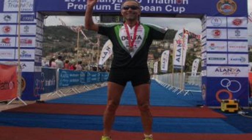 Triatlona T&uuml;rk ve Rus sporcular damgasını vurdu