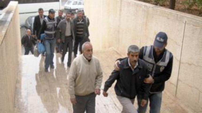 Mardin&rsquo;de silah ka&ccedil;ak&ccedil;ılığı operasyonları devam ediyor