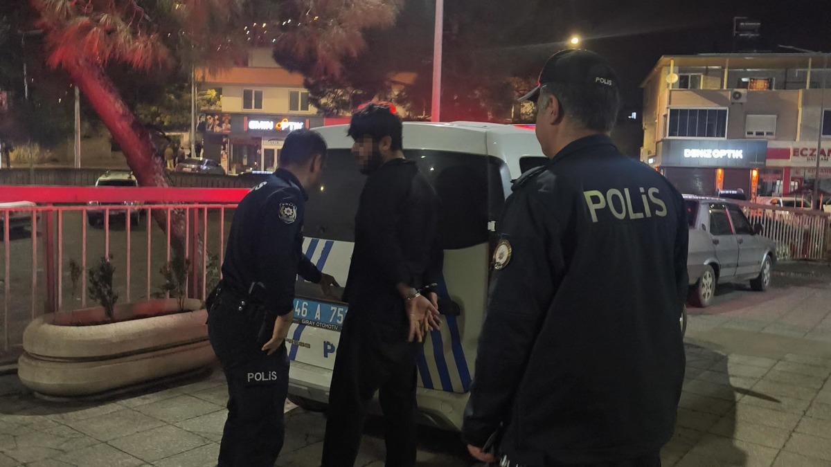 Kahramanmaraş ta hareketli dakikalar! Para vermedi diye annesini rehin aldı... Ardından intihara kalkıştı 6