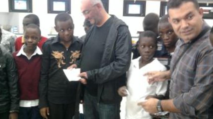 Ugandalı &ouml;ğrenci: Bayramda hediye alındığını burada &ouml;ğrendim