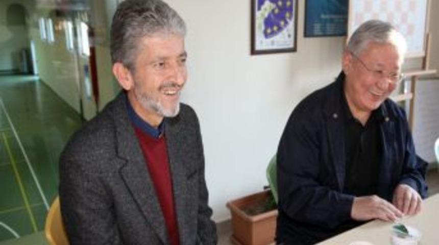 Misafir Moğol &ouml;ğrenciler, Sincan'da stres attı