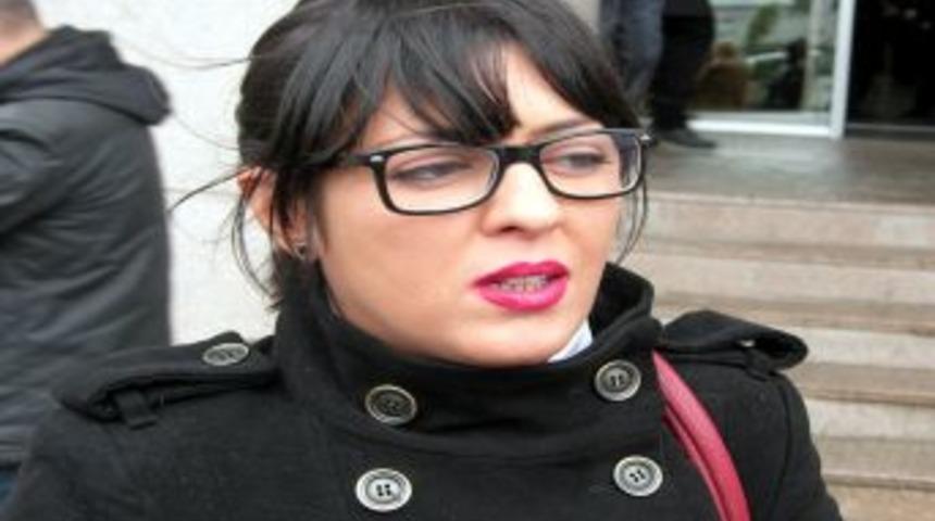 &lsquo;&Ouml;l&uuml;m Pornosu&rsquo; kitabının m&uuml;stehcenlik davası başladı