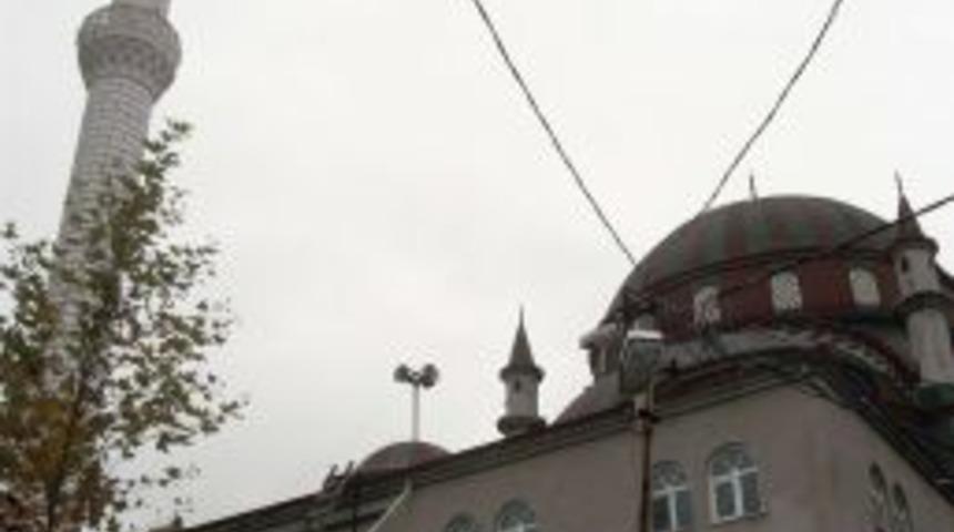 Yanlış kıbleye 5 yıl sonra gelen &lsquo;pardon&rsquo; cemaati kızdırdı