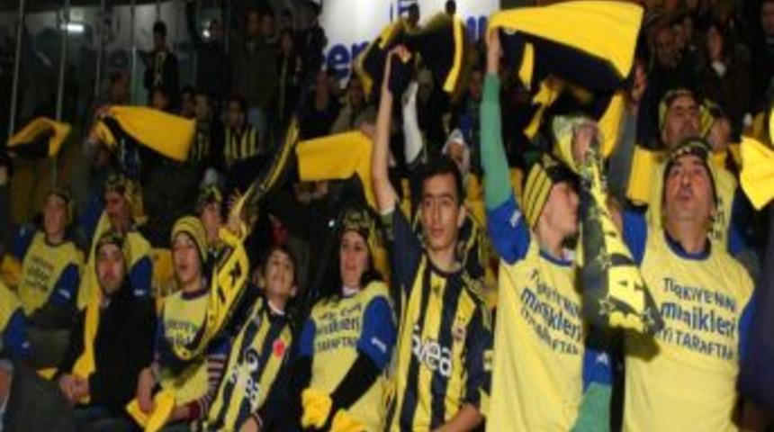 &Uuml;sk&uuml;dar Belediyesi'nin ''İyi taraftar&rdquo; projesi &ccedil;ocukları sevindirdi