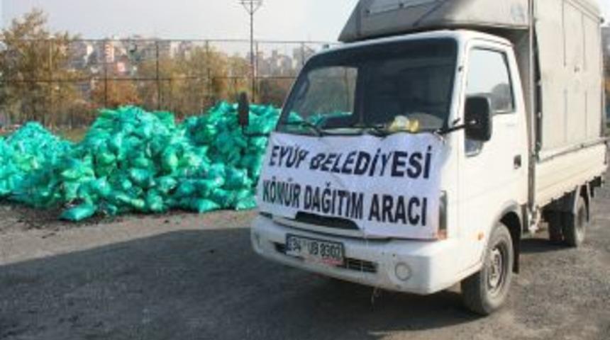 Ey&uuml;p&rsquo;te ihtiya&ccedil; sahiplerine k&ouml;m&uuml;r desteği