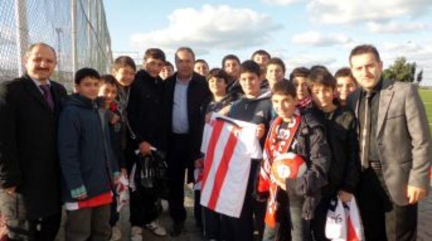 Sakarya Dershanesi&rsquo;nden Samsunspor'a moral ziyareti