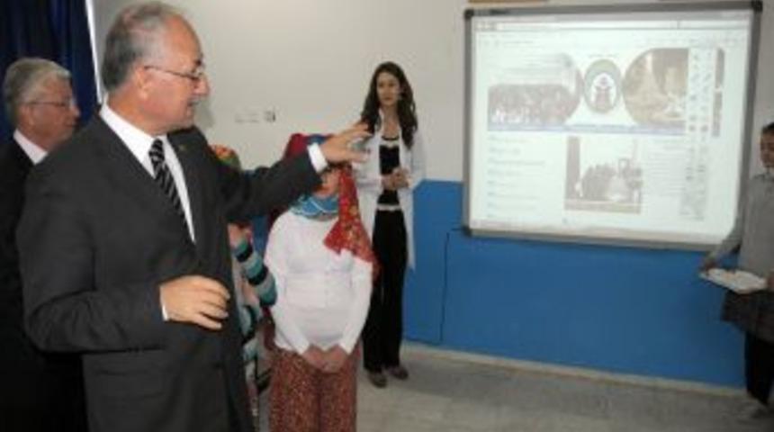 Alime &ouml;ğretmenin ismi, bilgi teknolojileri sınıfına verildi