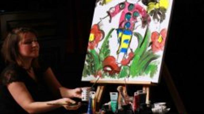 &Ouml;ğretmenler sahne performanslarıyla alkış topladı