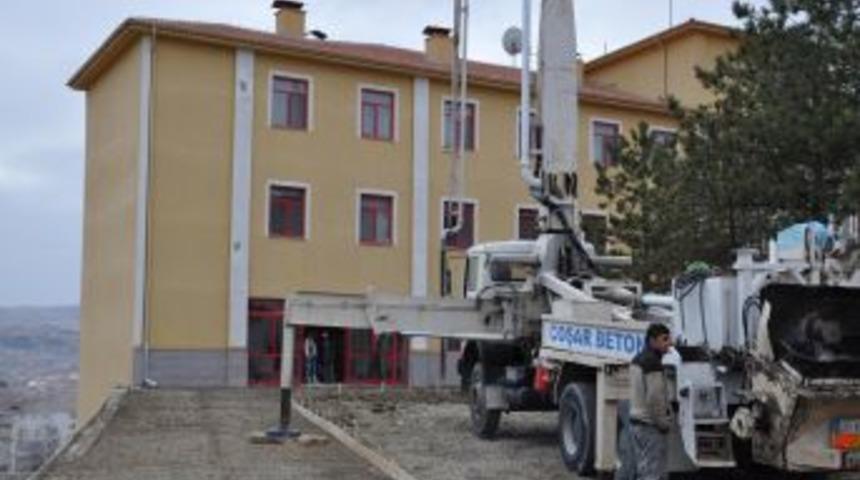 Yeni poliklinikleri hizmete giren Yerk&ouml;y Devlet Hastanesi gelişimini s&uuml;rd&uuml;r&uuml;yor