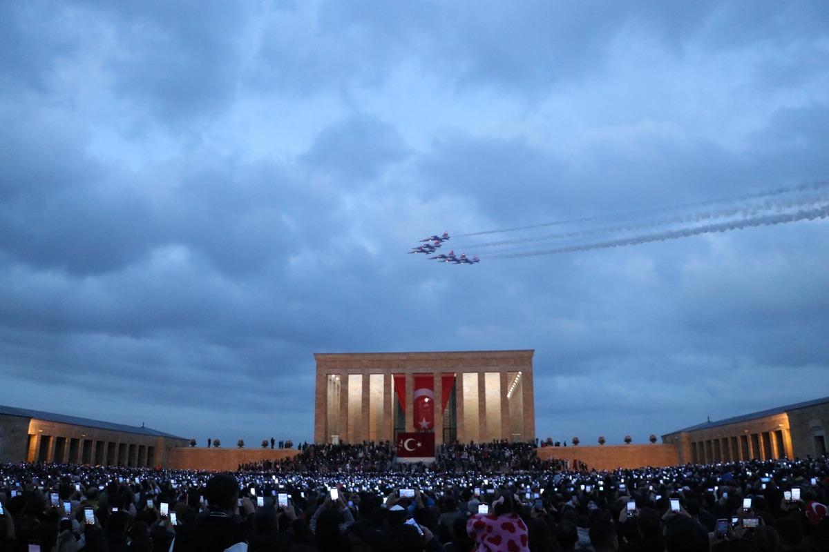 Cumhuriyet Bayramı’nda Türk Yıldızları ndan Anıtkabir’de saygı uçuşu 1