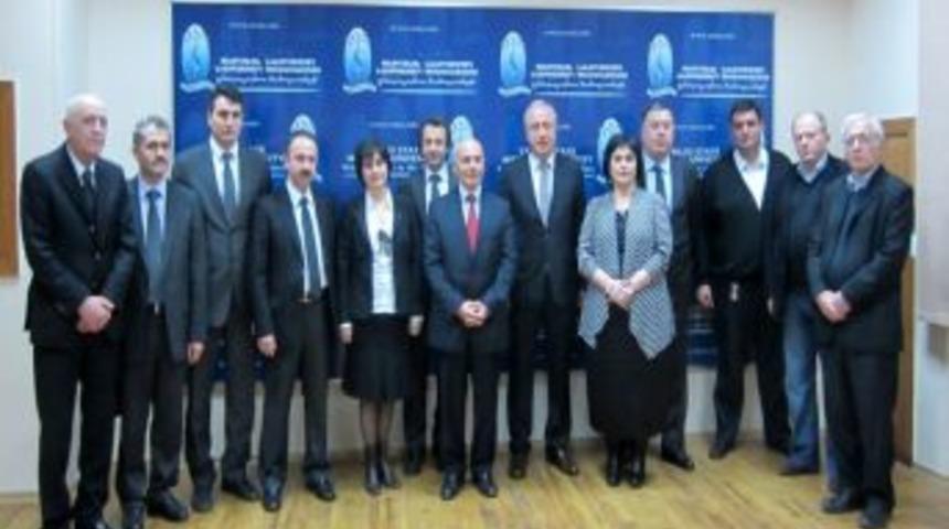 Rize &Uuml;niversitesi heyeti G&uuml;rcistan'da işbirliği anlaşmaları imzaladı