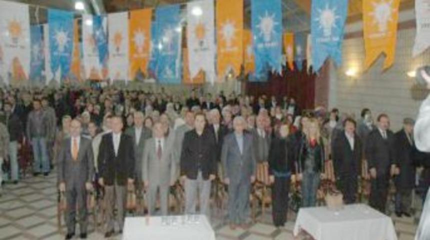 AK Parti Kemalpaşa İl&ccedil;e Başkanlığı'na Kırkpınar yeniden se&ccedil;ildi