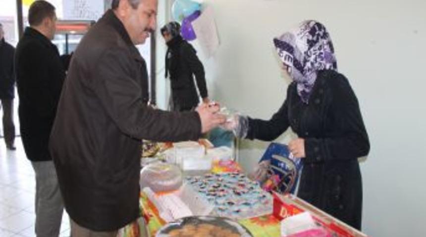 POLİAD &ouml;ğrenciler yararına kermes d&uuml;zenledi