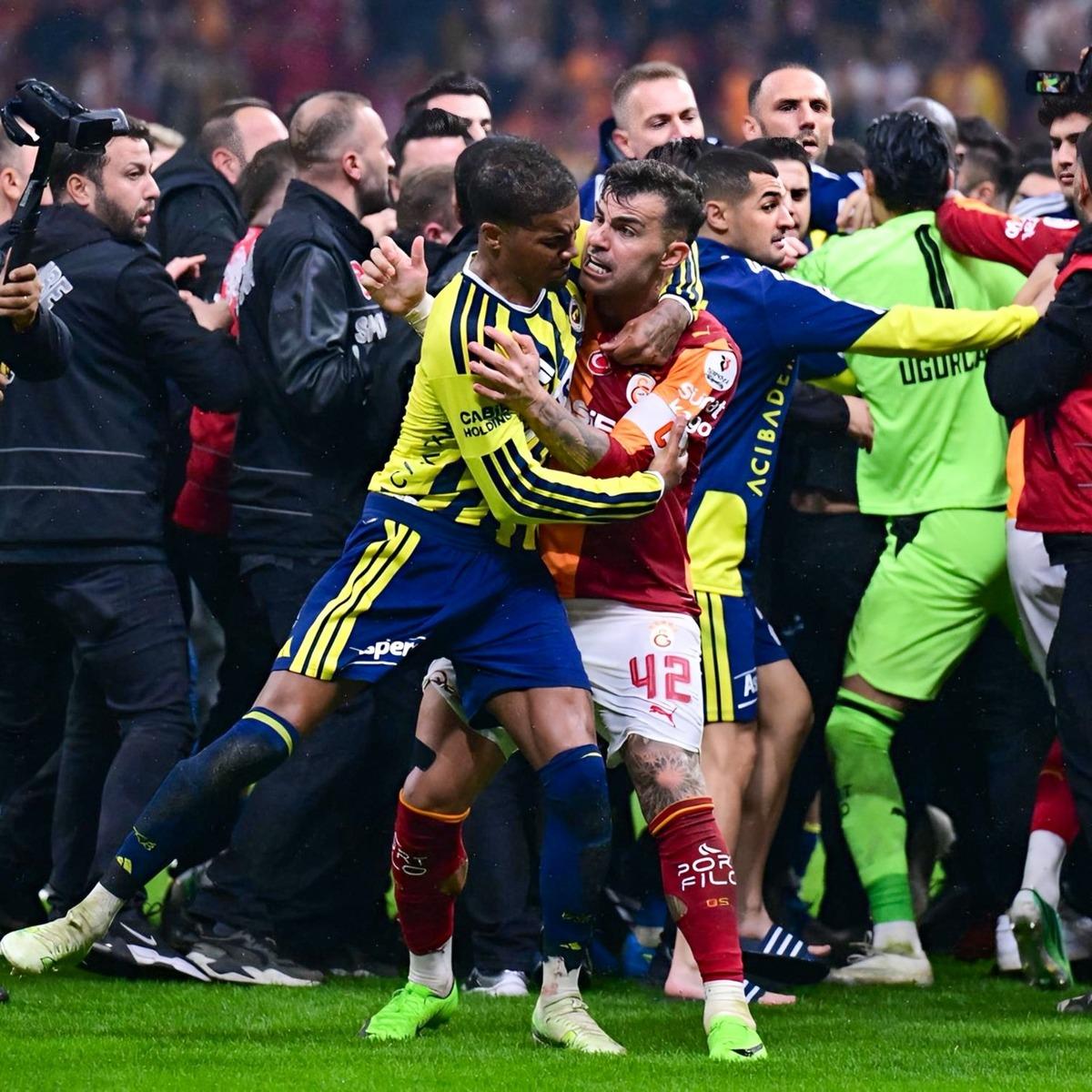 Galatasaray kafilesi 2 eksikle Konya’da! 2