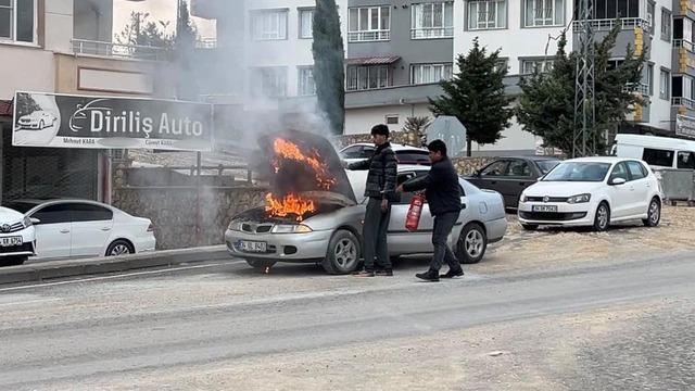 Yer: Adıyaman! Seyir halindeki otomobil alev aldı