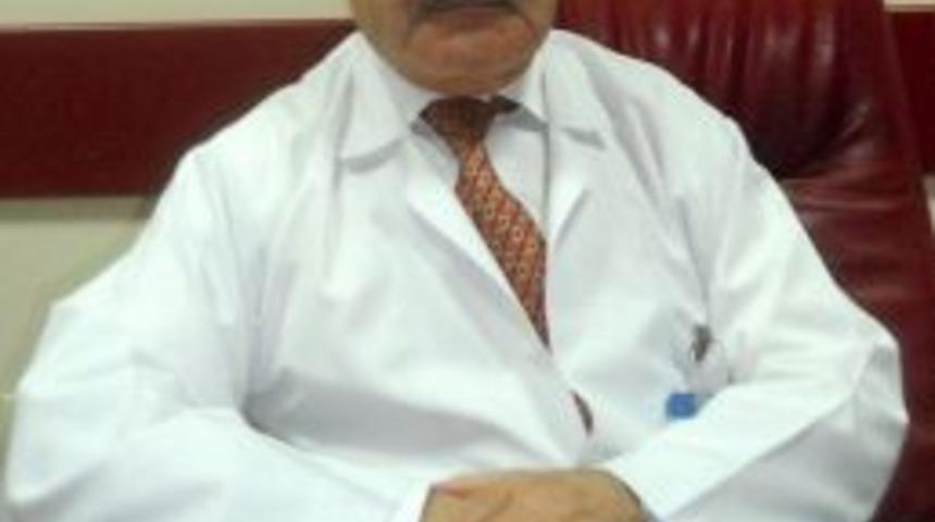 Muayeneler kapanınca doktorlar hastanede mesaiye kalıyor