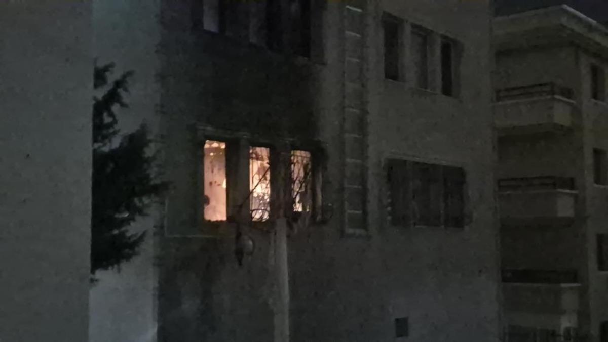 Ankara da korkutan yangın: bir dairenin doğal gazı patladı 2