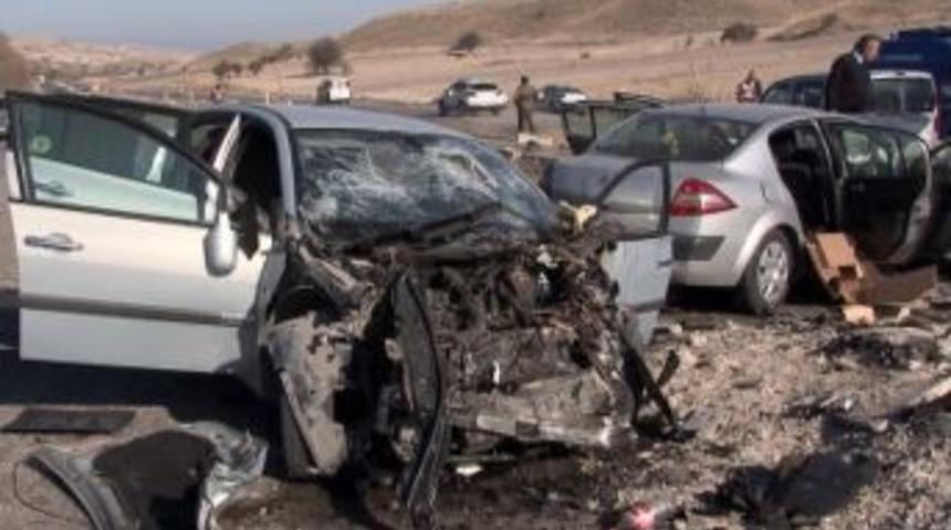 Bitmeyen yolda kaza yapan Belediye Başkanı &ouml;l&uuml;mden d&ouml;nd&uuml;