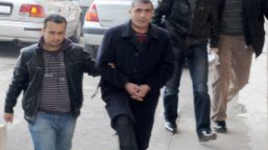 &Uuml;nl&uuml; isimlerin de karıştığı &ccedil;etenin elebaşısı eski PKK itiraf&ccedil;ısı
