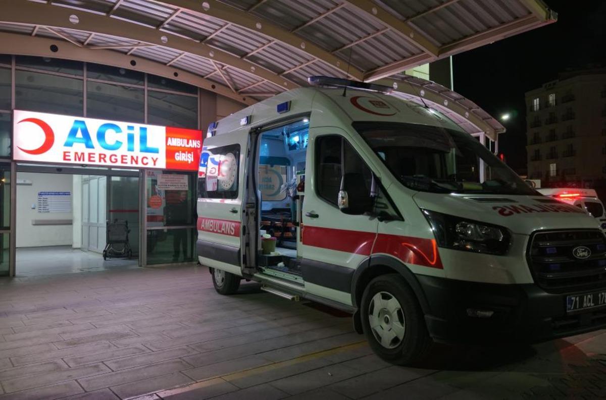 Yemek sofrasında evlat dehşeti: Babasını bıçakla öldürdü 1