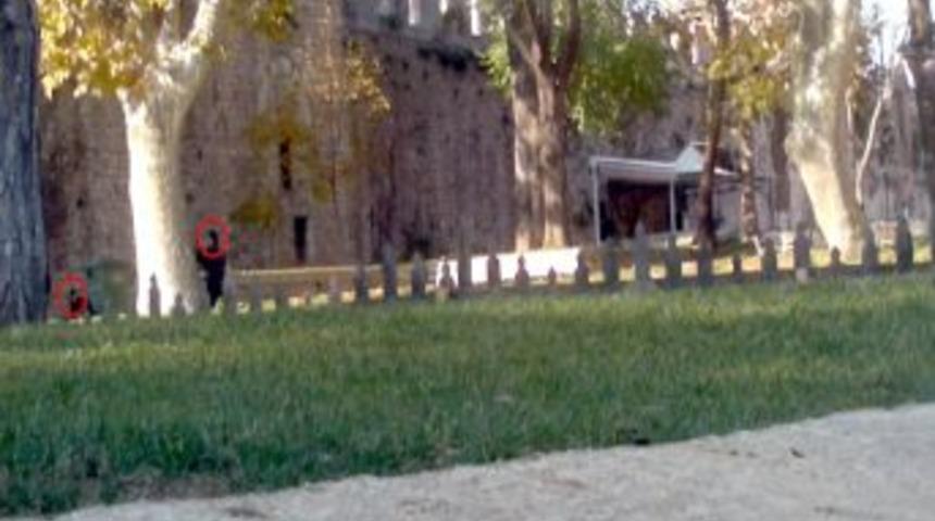 Topkapı Sarayı&rsquo;ndaki &ccedil;atışma anı amat&ouml;r kamerada