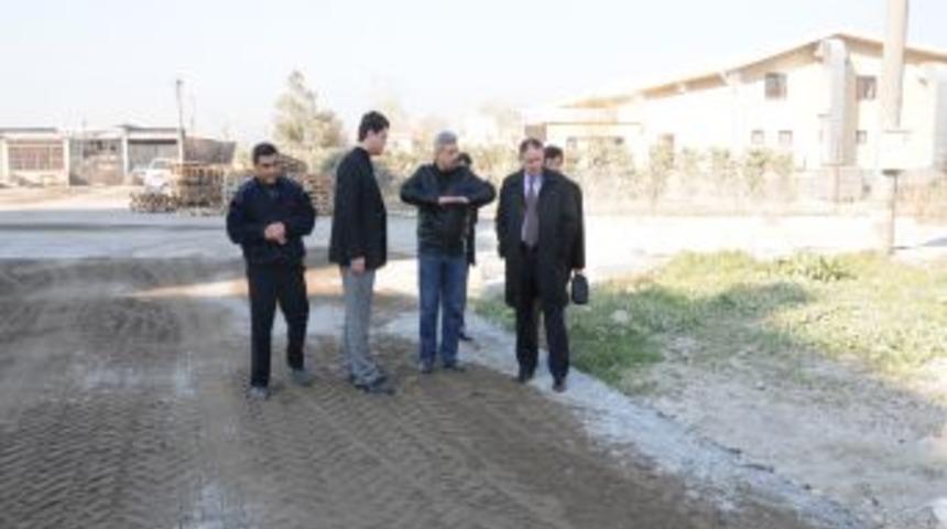 Mustafakemalpaşa'da parke taşı d&ouml;şeme &ccedil;alışmaları s&uuml;r&uuml;yor