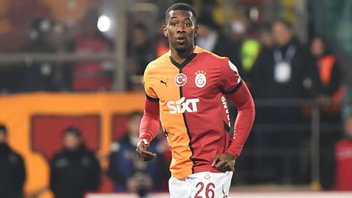 Galatasaray da Carlos Cuesta ger&ccedil;eği ortaya &ccedil;ıktı! 1