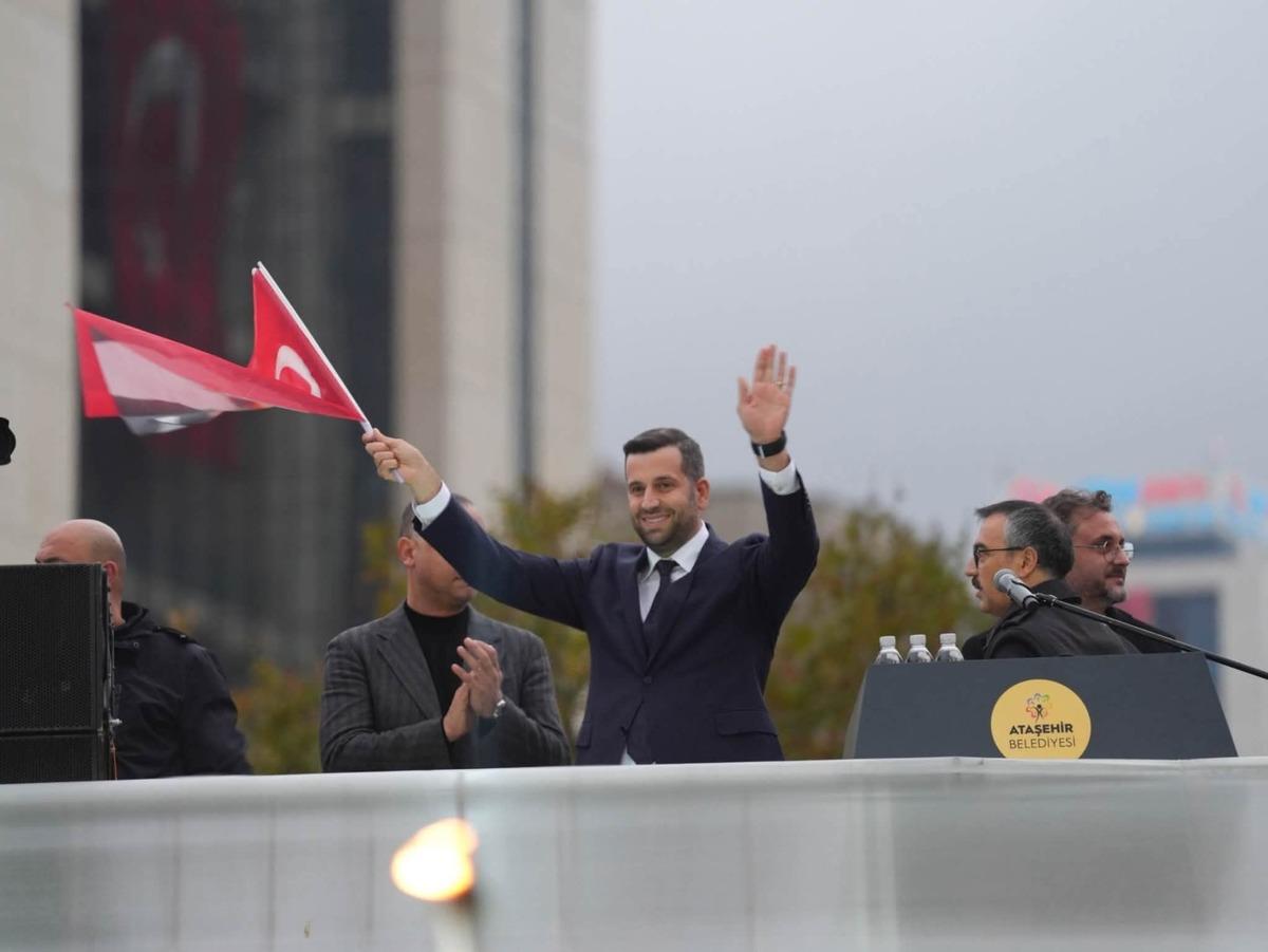 Ataşehir’de 29 Ekim Cumhuriyet Bayramı coşkusu! Binlerce kişi kortej yürüyüşünde buluştu 2