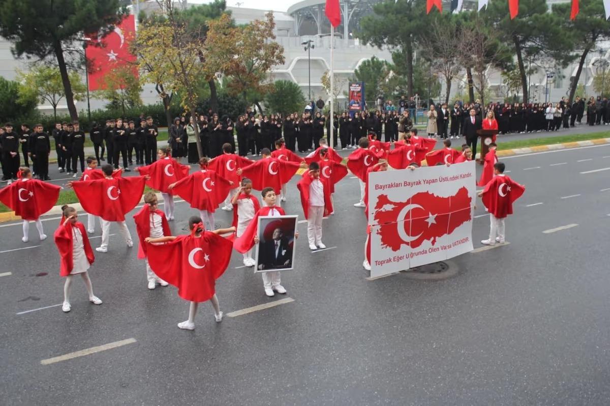 Ataşehir’de 29 Ekim Cumhuriyet Bayramı coşkusu! Binlerce kişi kortej yürüyüşünde buluştu 1
