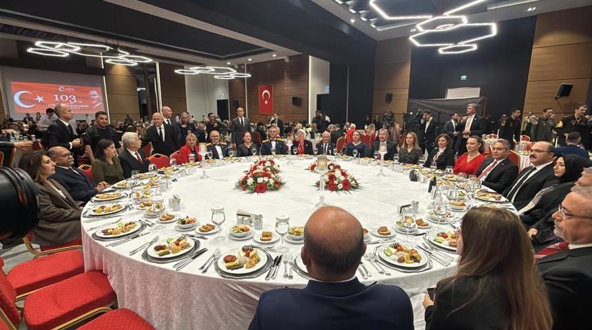 Eskişehir’de Cumhuriyet’in 103. yılı resepsiyonla kutlandı