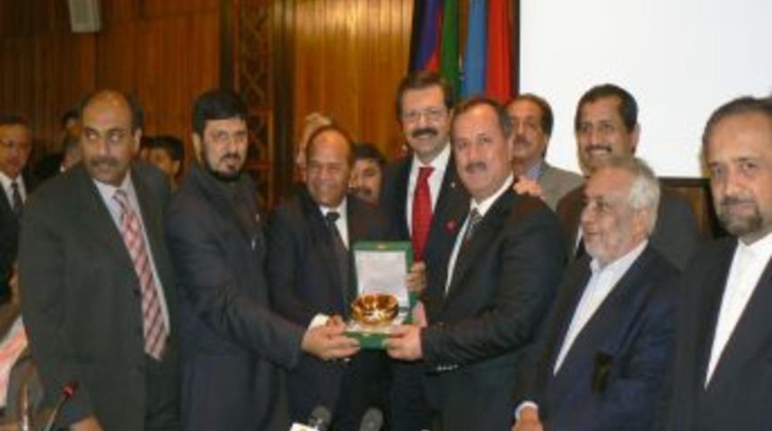 'Avrupa&rsquo;ya ihracat yaparken İpek Yolu'nu g&ouml;zardı etmeyelim'