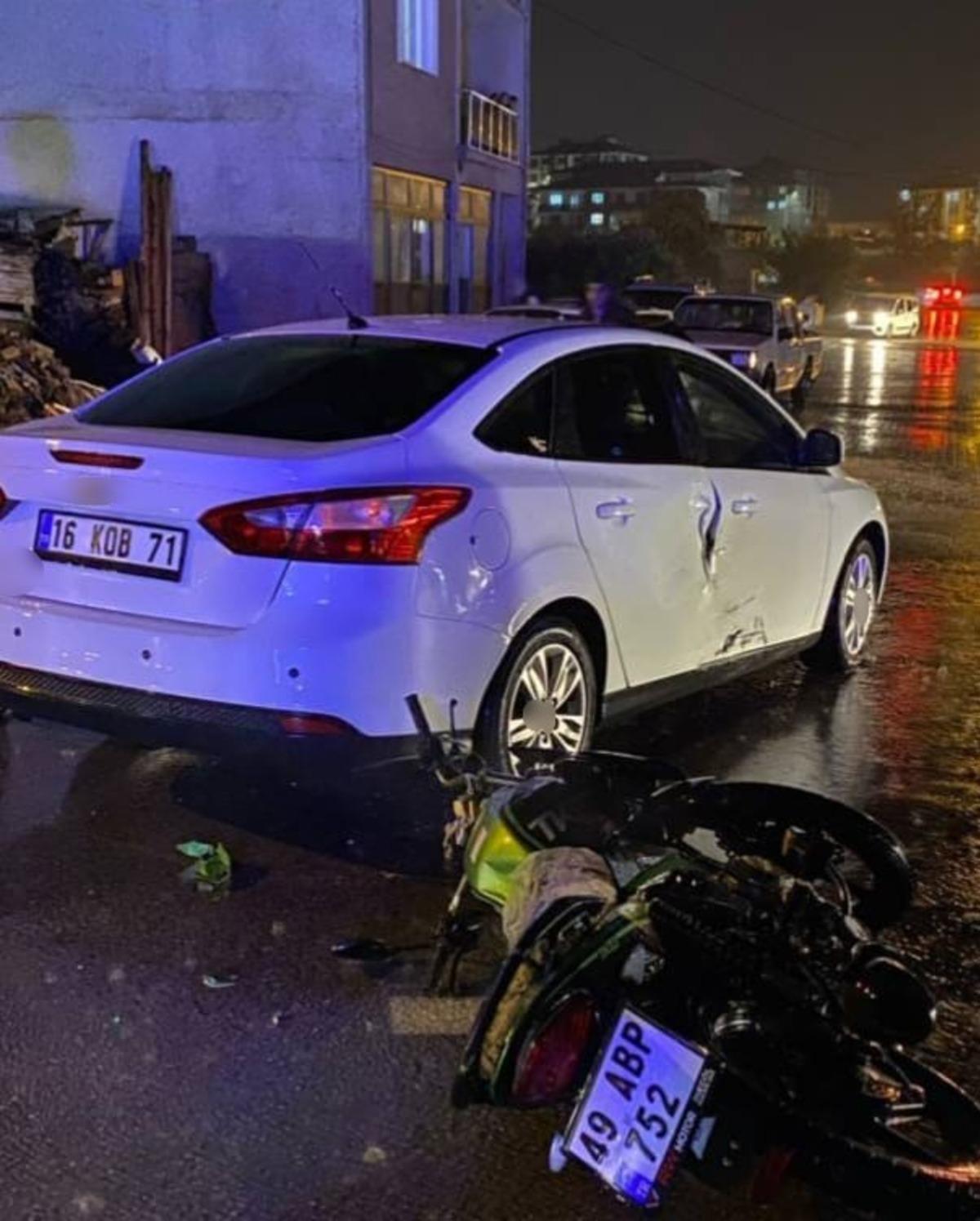 İnegöl’de otomobille motosiklet çarpıştı: 2 kardeş yaralandı 1