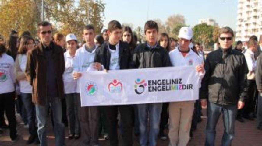 Antalya'da yarısı engelli 100 &ccedil;ocuk birlikte tatil yapıyor