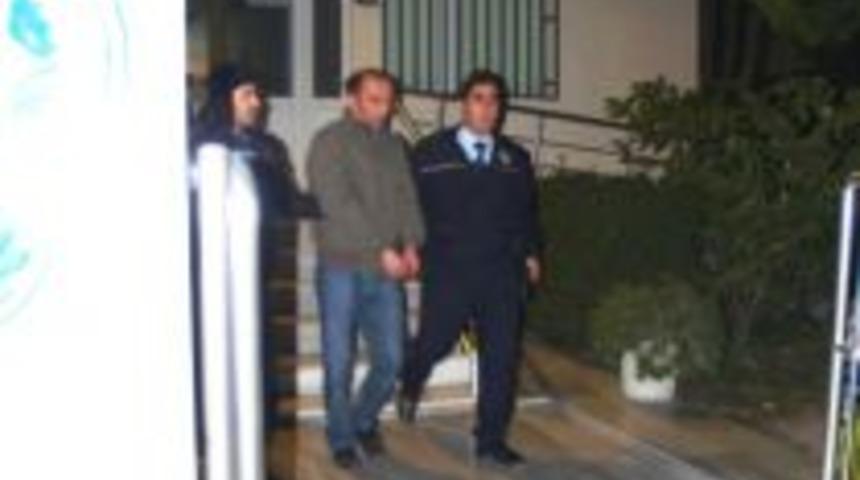 Sahte paraları ka&ccedil;arken yola sa&ccedil;tılar